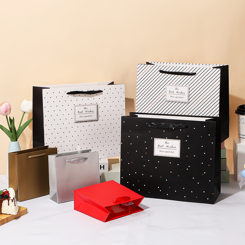 Hochwertige Geschenkpapiertüten für den Einzelhandel und als Geschenkverpackung