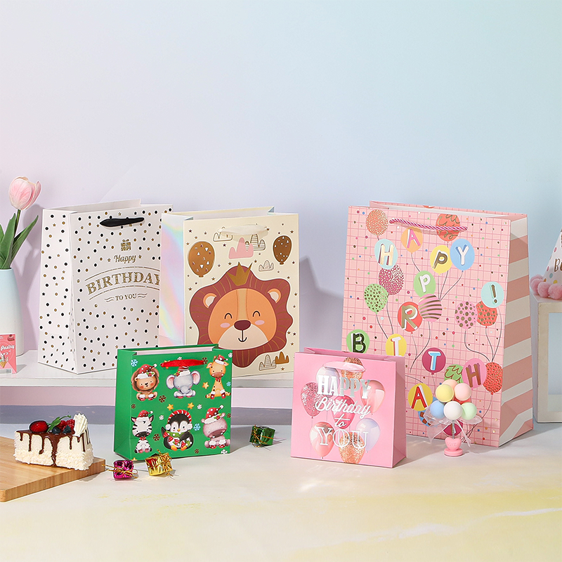 Geburtstagsgeschenktüten aus Kraftpapier mit Griffen, Partygeschenke