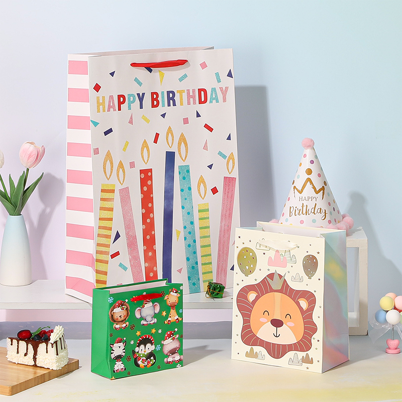 Geburtstagsgeschenktüten aus Kraftpapier mit Griffen, Partygeschenke