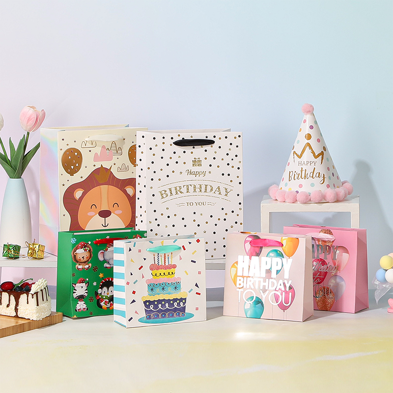 Geburtstagsgeschenktüten aus Kraftpapier mit Griffen, Partygeschenke