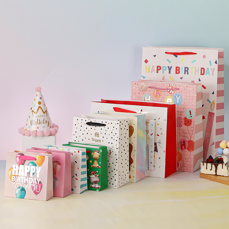 Geburtstagsgeschenktüten aus Kraftpapier mit Griffen, Partygeschenke