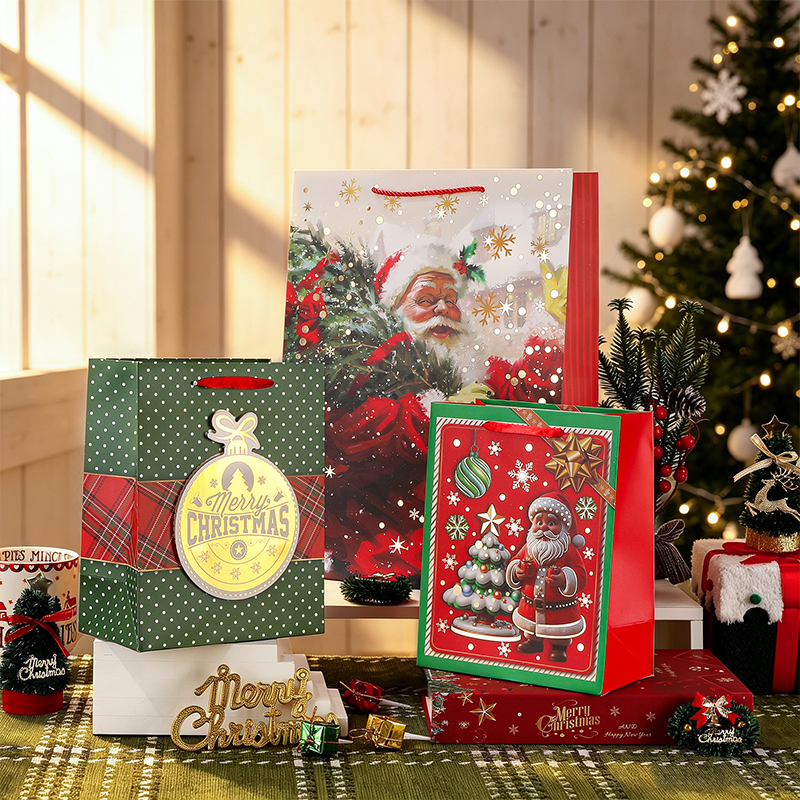Weihnachtsbedruckte Geschenktüte aus Kraftpapier, saisonal dekorativ