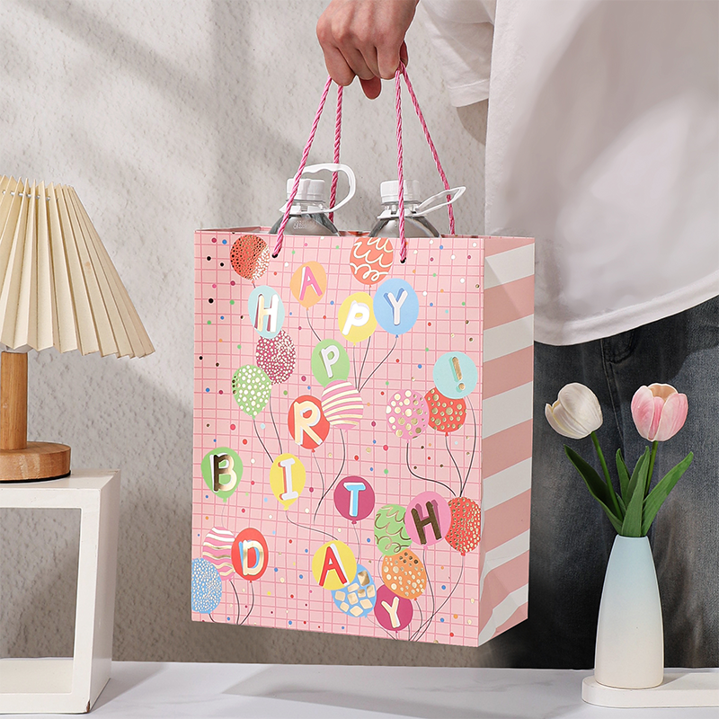Geburtstagsgeschenktüten aus Kraftpapier mit Griffen, Partygeschenke